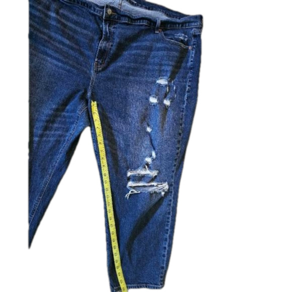 Old Navy Plus Size Mid-Rise Boyfriend Distressed/Destroyed Crop Jeans Size 28 W - Picture 8 of 9